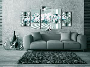 Obraz Modrá orchidej na stříbře (5-dílný) - abstrakce s květy
