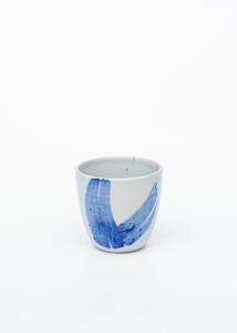 Keramika Koller Šálek bez ucha modrý v pohybu