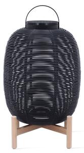 Vincent Sheppard Venkovní LED svítilna Tika s teakovou podnoží, Vincent Sheppard, průměr 47 cm, výška 69 cm, umělý ratan barva black