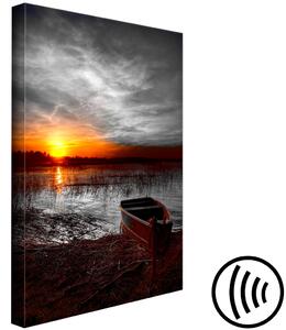 Obraz Člun na břehu (1-dílný) - krajina jezera při západu slunce