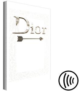 Obraz Stříbrný Dior (1-dílný) svislý - anglický text na bílém pozadí