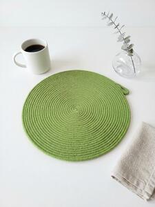 Ručně šité kulaté prostírání z bavlněných šňůr – jarní zelená, průměr 30 cm