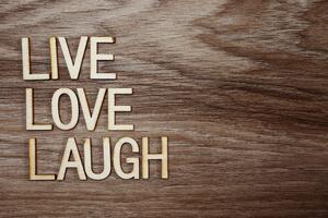 Tapeta se slovy - Live Love Laugh