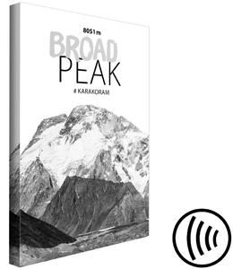 Obraz Broad Peak - fotografie s horou a nápisem v angličtině