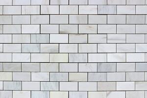 Kamenná mozaika z mramoru, Brick milky white