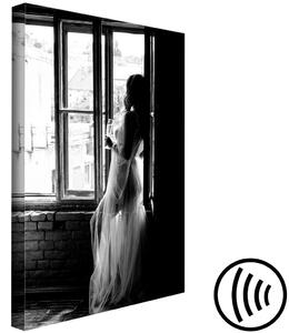 Obraz Žena se šampaňským - černobílá fotografie se siluetou ženy