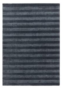 Tmavě modrý ručně tkaný koberec z recyklovaných vláken 160x230 cm Connor – MADE