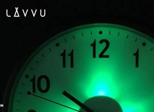 Tiché svítící šedé metalické hodiny LAVVU LIGHT SENSOR Metallic Grey LCS2011 ( se senzorem podsvícení)