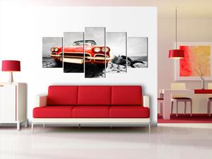 Obraz Kontrastní šíp (5-dílný) - červený retro automobil na poušti
