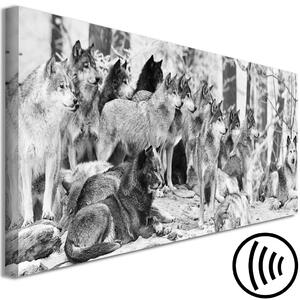 Obraz Vlci v lese (1-dílný) - černobílá fotografie přírody zvířat