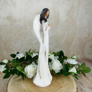Krémová soška anděla s rukama na prsou- 28 cm