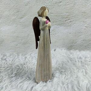 Anděl v dekoru dřeva s plechovými křídly- 16 cm