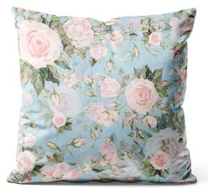 Dekorační velurový polštář Prchavý obraz - kompozice růží ve stylu cottagecore na modrém pozadí