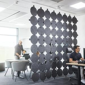 AJ Produkty Akustický panel CIRCLES, základní sada, 24 ks, vč. závěsné lišty, světle/tmavě šedá