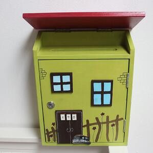 Dřevěná poštovní schránka DOMEČEK zelený