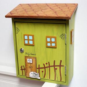Dřevěná poštovní schránka DOMEČEK jarní - malovaná dřevěná