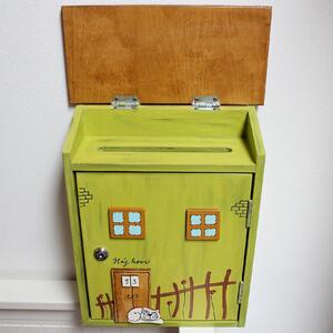 Dřevěná poštovní schránka DOMEČEK jarní - malovaná dřevěná
