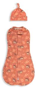 Zavinovačka Sleepee First Step Swaddle s čepičkou zdarma Vintage Animals Amaranth