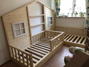 Domečková postel pro dvě děti do písmene L - Klarion