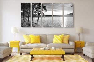 5-dílný obraz západ slunce nad jezerem v černobílém provedení - 100x50 cm