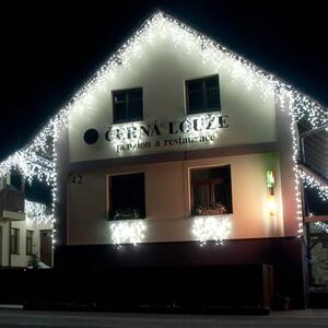 DECOLED Easy Fix venkovní LED rampouchy, světelné, 300 × 90 cm, ledově bílá, 174 diod, bílý kabel, IP67, prodlužovací