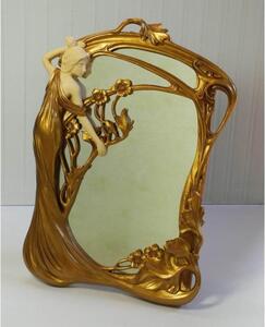 Secesní zrcadlo - dívka s květy
