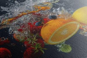 Obraz pád ovoce do vody