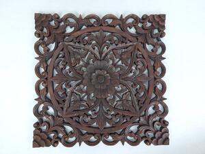 Závěsná dekorace MANDALA čtverec, hnědá tmavá, exotické dřevo, ruční práce, 50x50 cm