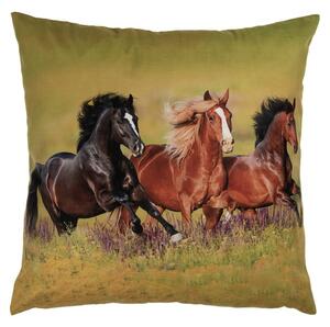 Zelený povlak na polštář divocí koně na louce – 45x45 cm