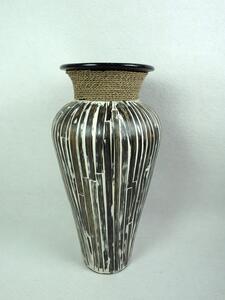 Váza BAMBOO I, tmavá hnědá, keramika a prírodní listy, ruční práce, Indonésie