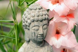 Samolepící fototapeta socha Buddhy v Zen zahradě - 375x250 cm
