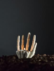 Sinsay - Halloweenský svícen na LED svíčky ve tvaru ruky kostlivce - bílá