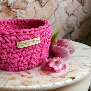 Kruhový háčkovaný košík Pro báječnou ženu / teplé barvy Název: Rose Carmine