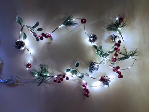 Světelný vánoční řetěz s šiškami, červenými bobulemi a jehličím, 2,7m, 80 LED, studená bílá