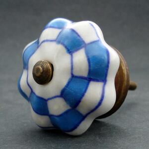 Keramická úchytka-Světle modrá kostička Barva kovu: antik světlá