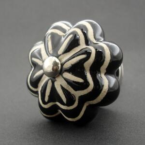 Keramická úchytka-Černý květ neglazovaný vzor Barva kovu: stříbrná