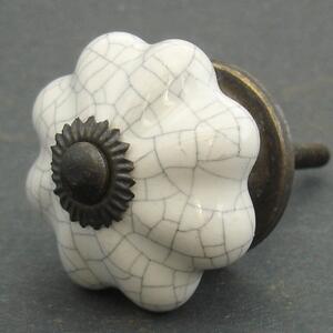 Keramická úchytka-Bílý květ crackle Barva kovu: antik tmavá