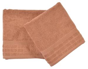 Jednobarevný froté ručník s jemným vytkaným vzorem ve spodní části. Barva ručníku je oříšková. Rozměr ručníku 50x100 cm. Plošná hmotnost 450 g/m2. Praní na 60°C