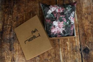 Nelly Bavlněný povlak na polštář abstraktní květy s výraznými barvami typ: 40x40 jednostranný tisk