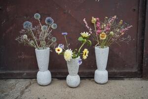 Váza na čerstvé květiny - Velká číše s voděodolným potěrem