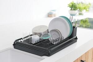 ODKAPÁVAČ NA NÁDOBÍ Brabantia - Kuchyňské dřezy