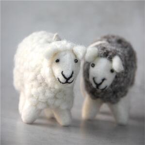Plstěná dekorace ovečka