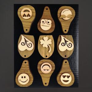 AMADEA Dřevěné ozdoby z masivu s pottpurií různých motivů, 9 ks - MIX druhů v sáčku, 3 cm