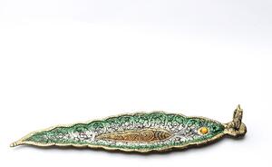 Óm - kovový stojánek na vonné tyčinky - feng shui - zelený