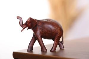 Dřevěná socha slon 6 cm