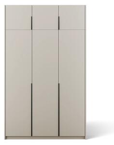 Bregma III skříň s nástavcem – otočná kašmír (kód KB) (148 x 250) cm – 11 polic pro přehledné uložení