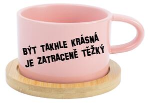 BÝT TAKHLE KRÁSNÁ JE ZATRACENÉ TEŽKÝ - růžový hrníček makronka 200 ml