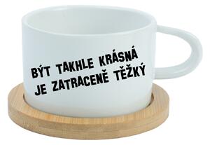 BÝT TAKHLE KRÁSNÁ JE ZATRACENÉ TEŽKÝ - bílý hrníček makronka 200 ml