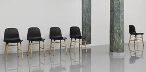 Normann Copenhagen designové židle Form Chair Wood (černý sedák, podnož dub)
