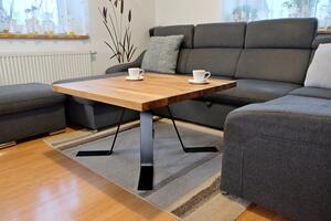 Majstrštych Konferenční stůl Pěvuška - designový industriální stůl velikost stolu (D x Š): 80 x 80 (cm), Typ a sukovitost dřeva: Dub sukovitý/rustikální (0 Kč), Barva kovových nohou: Černá mat - RAL 9005 (0 Kč)